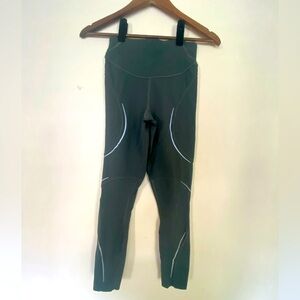 lululemon Dark Green Reflective Leggings – Size 4